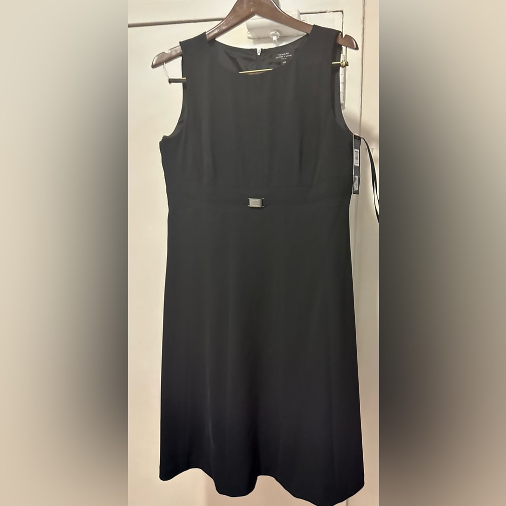 Women dress tahari with tag